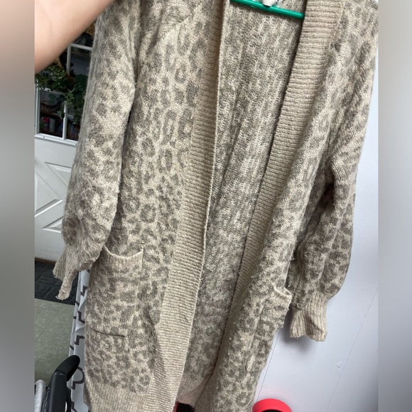 Leopard print cardigan from Abercrombie & Fitch - Picture 2 of 5
